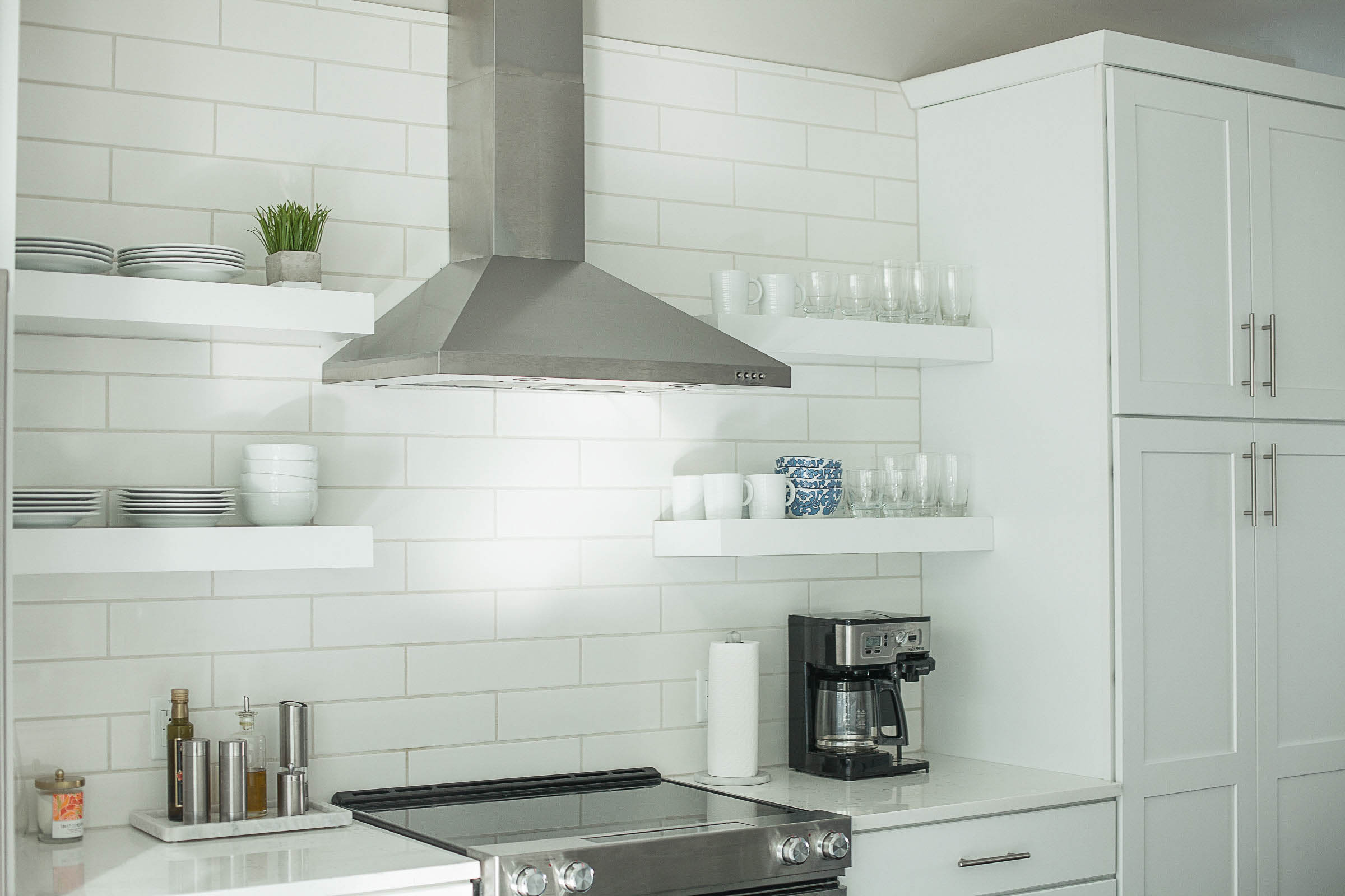 modern white kitchen, open shelving kitchen