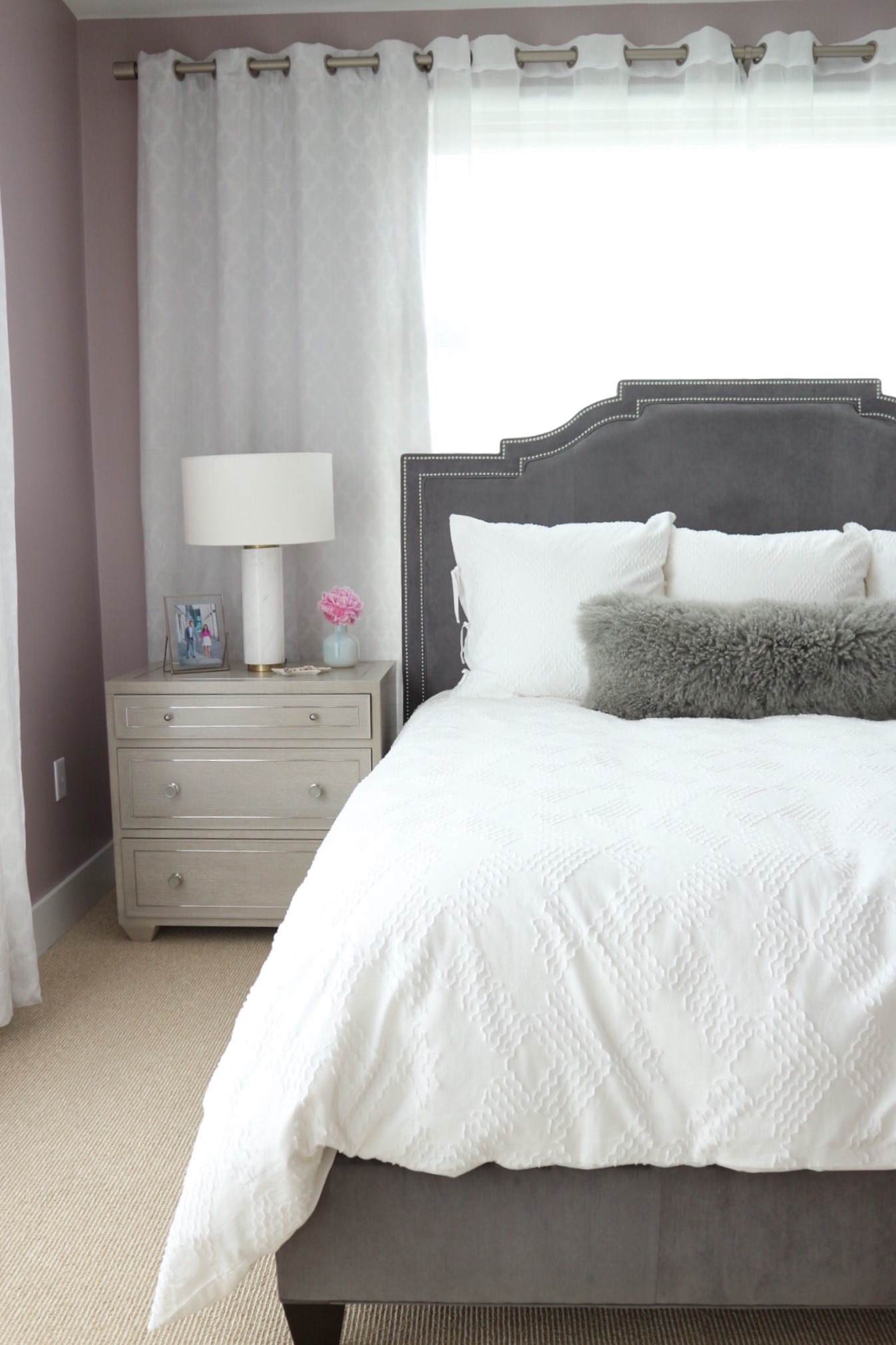 sherwin williams chaise mauve, grey upholstered bed