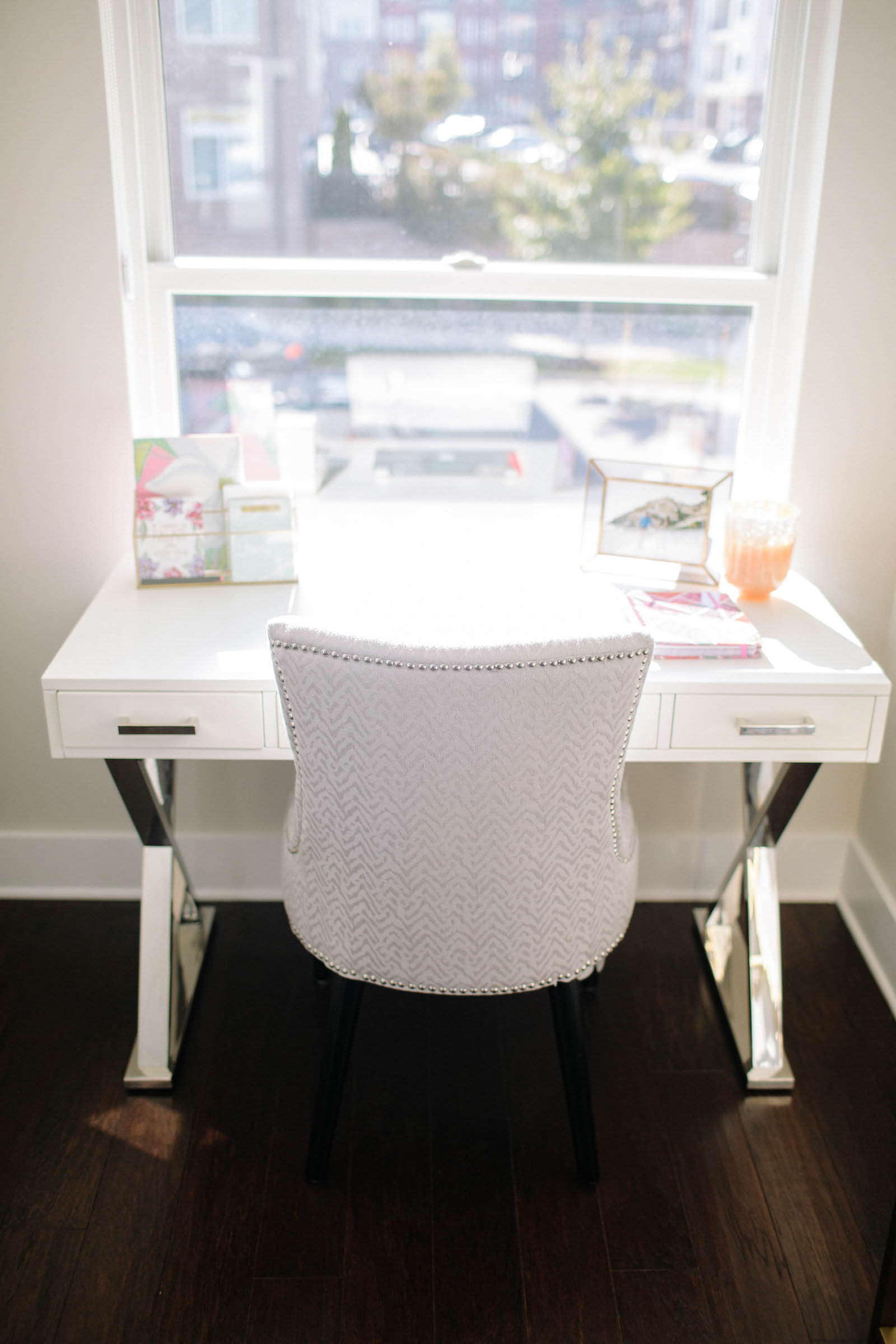 white desk, office decor