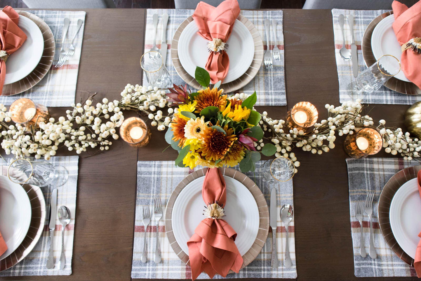 thanksgiving tablescape, plaid placemats 