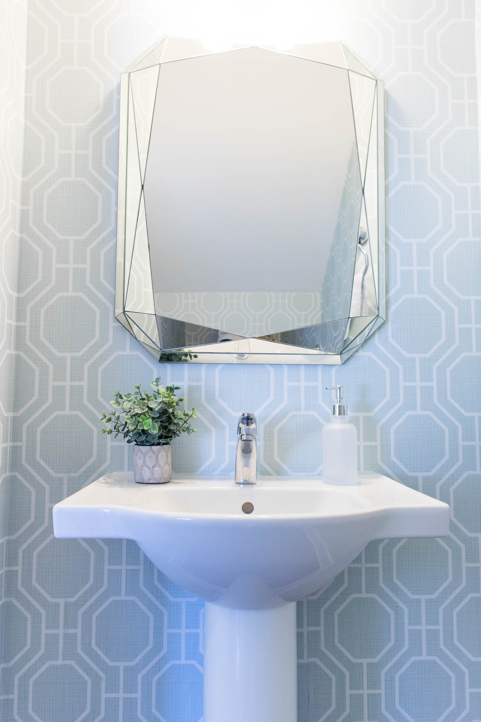 6 Unexpected and Bold Ideas for Bathroom Decor (Steal These Ideas!)