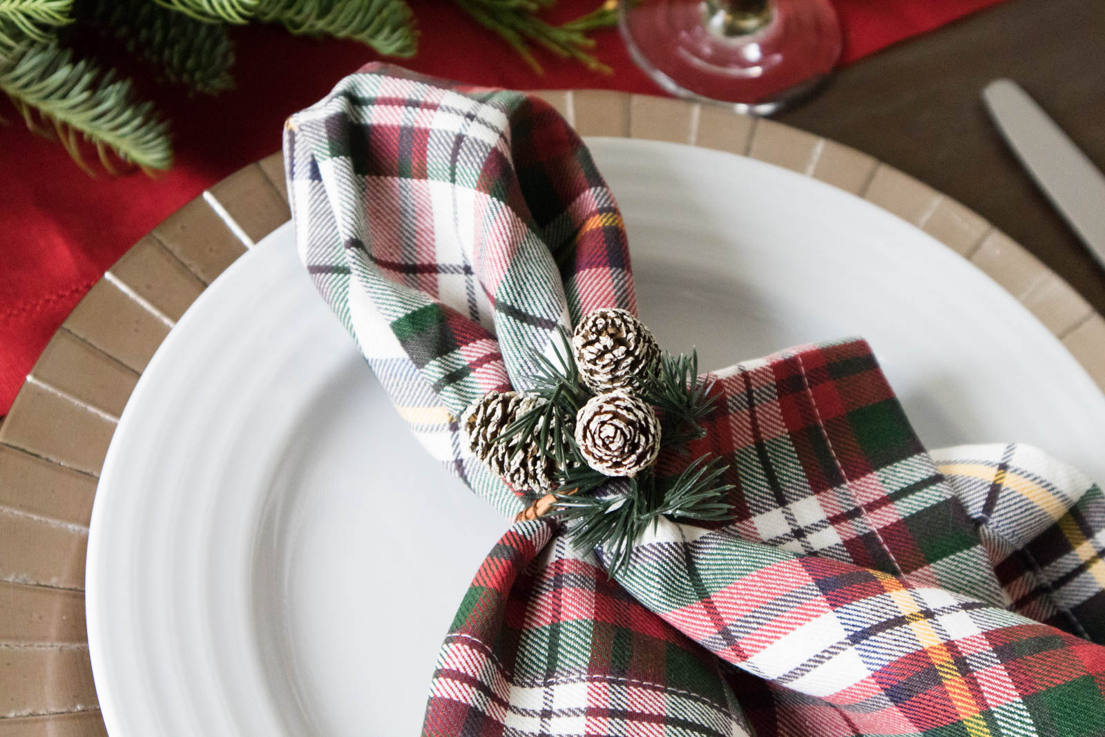 christmas plaid napkin, pinecone napkin ring