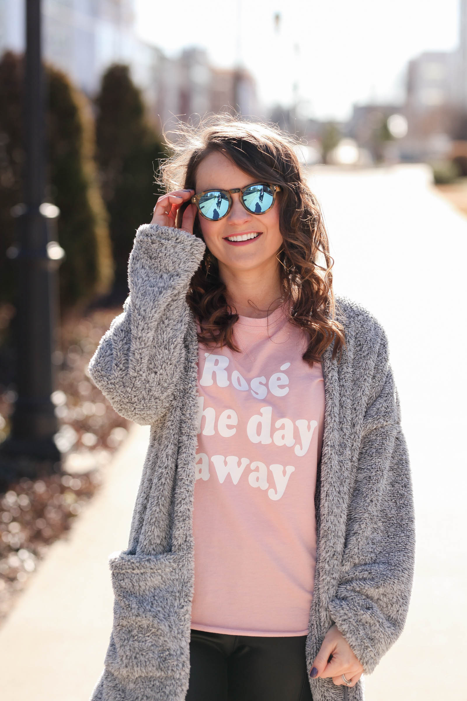 rose the day away tee