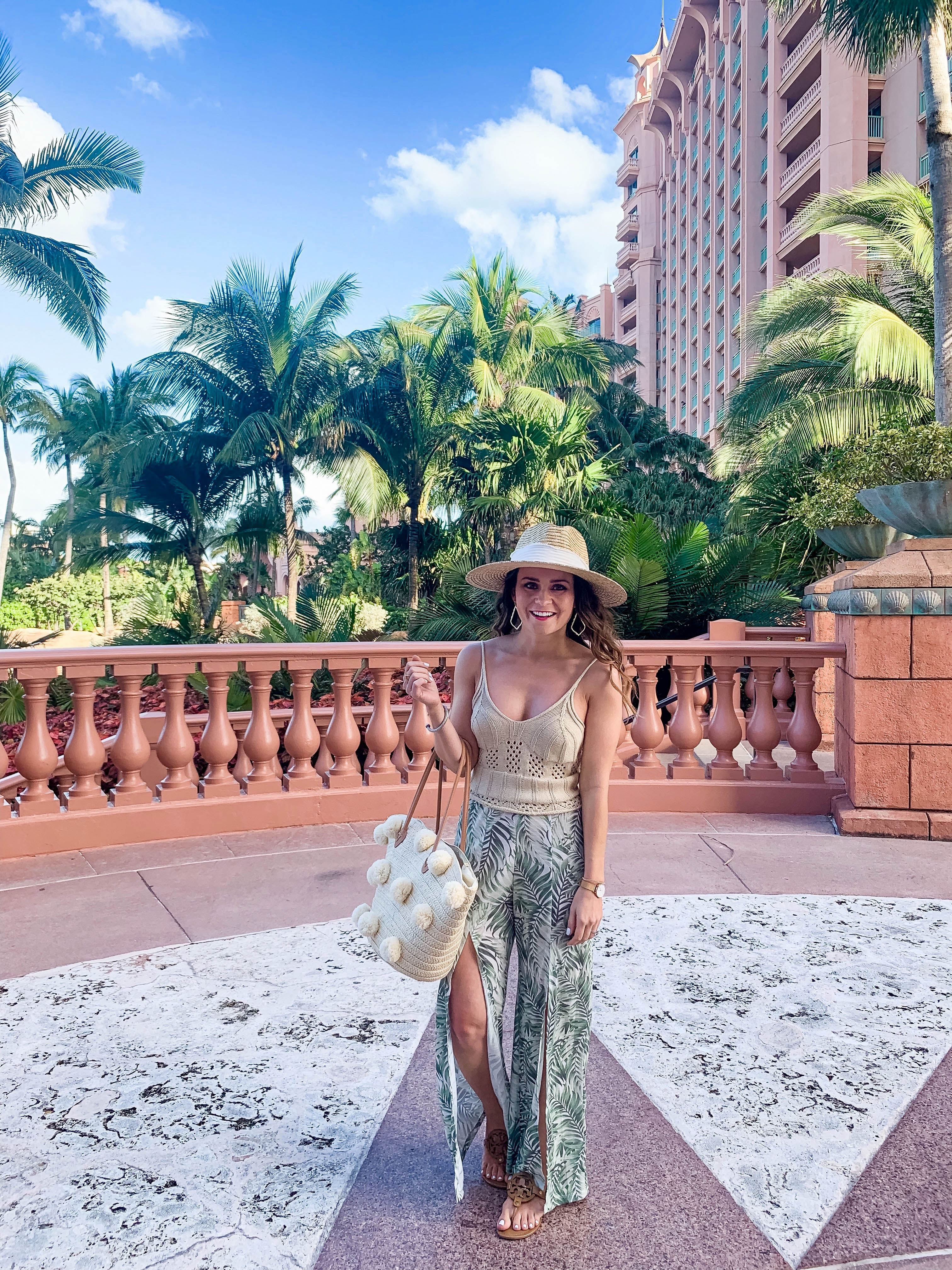 palm print, vacation outfit