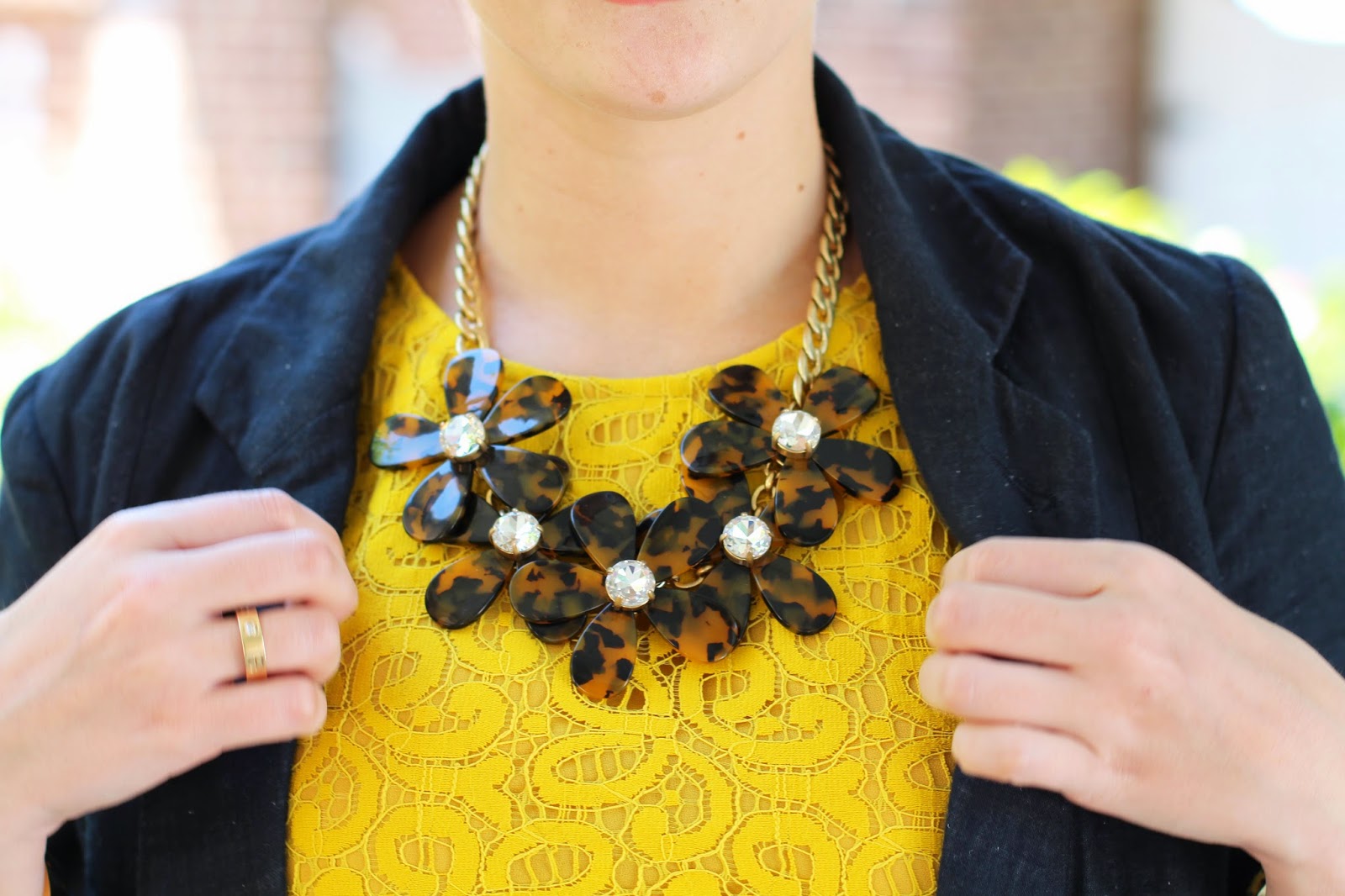 jcrew-tortoise-flower-necklace 