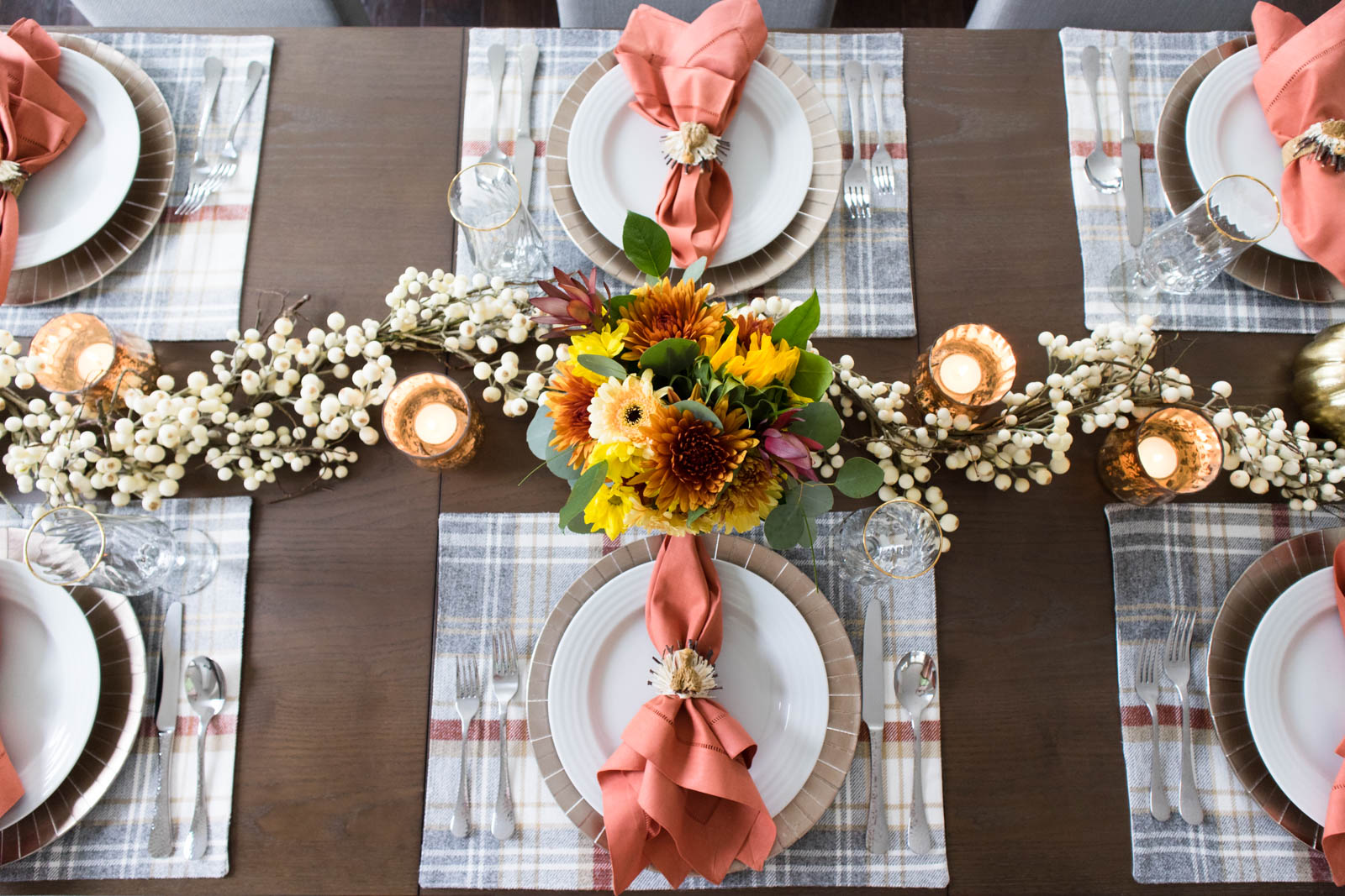 thanksgiving tablescape, plaid placemats