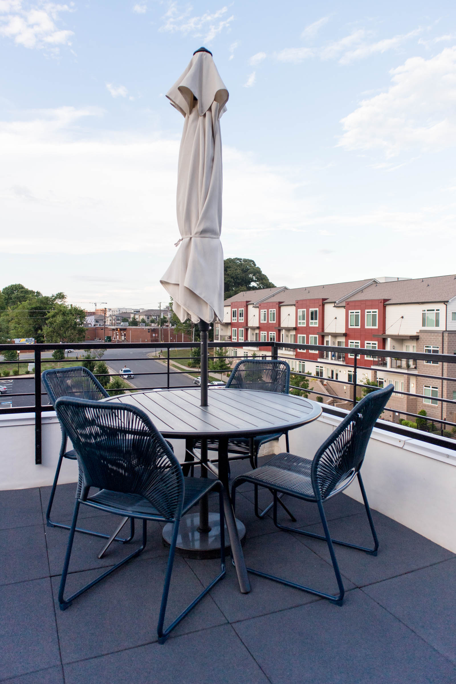 round outdoor patio table