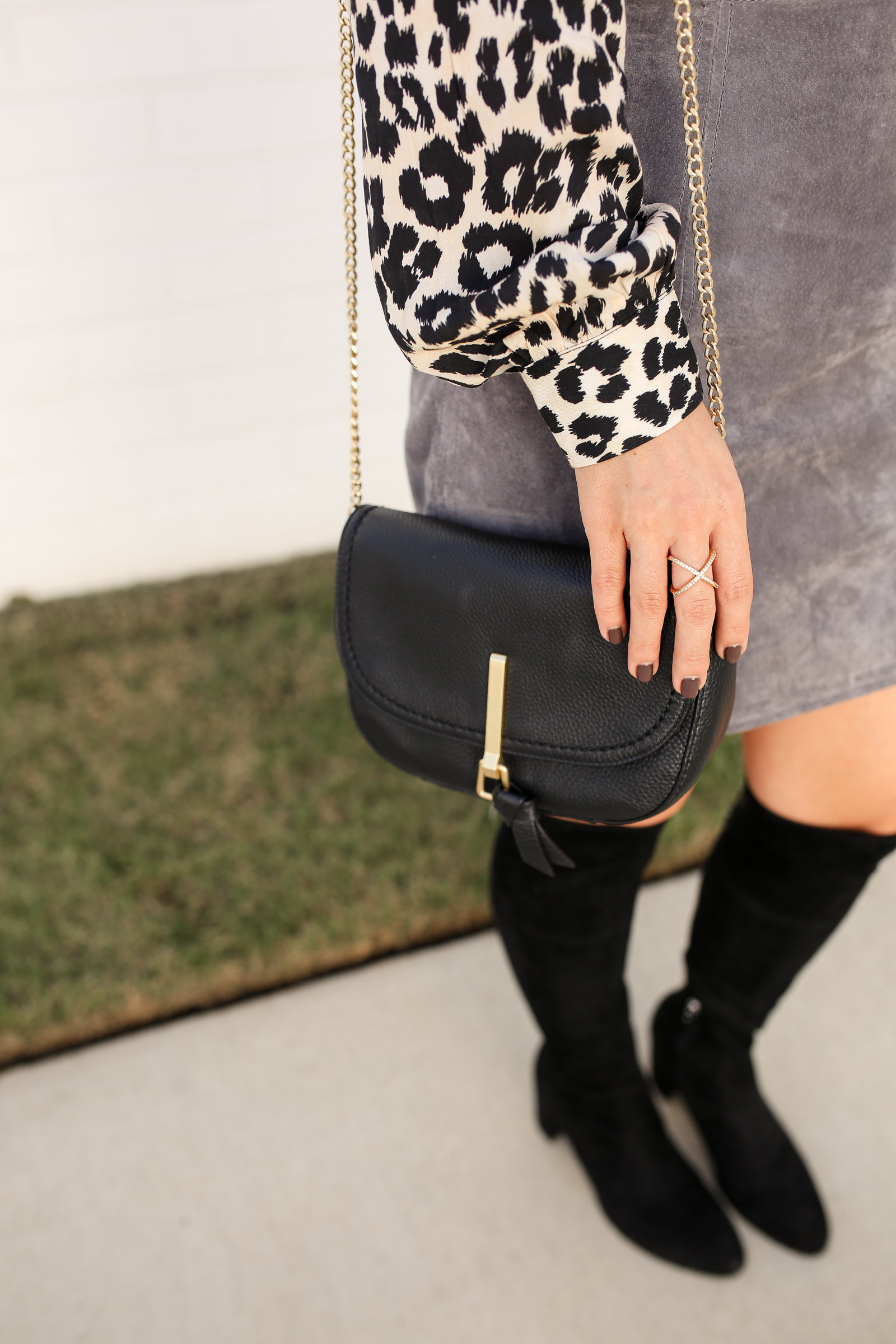 black crossbody bag