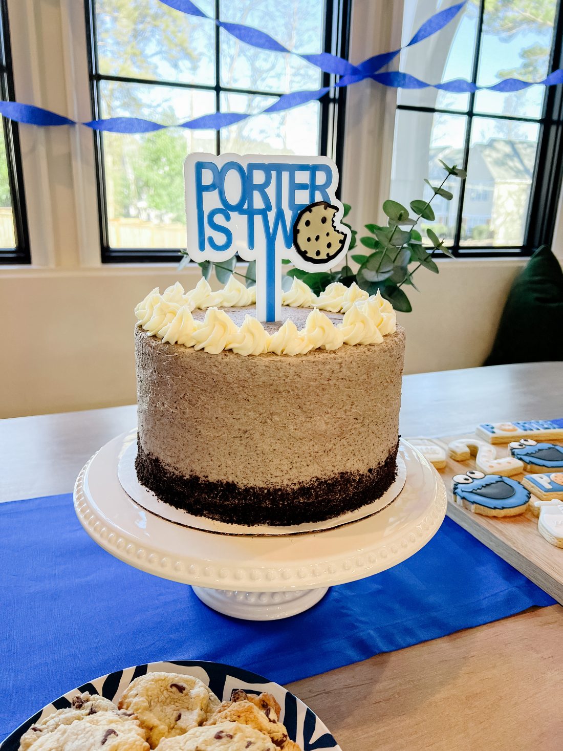 cookie themed cake topper, cookies & creme cake